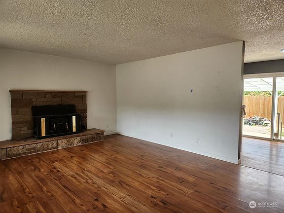 3rd image of 202 Ventura Drive
