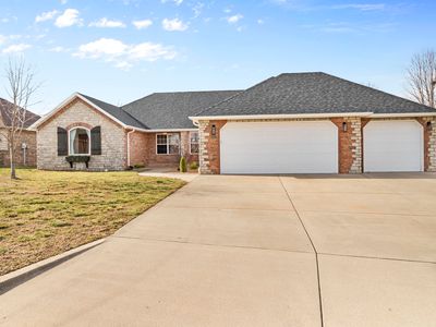 3957 N Springlawn Avenue, Springfield, MO, 65803