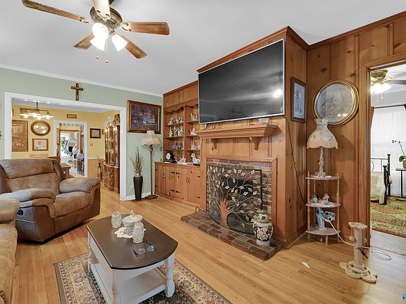 3rd image of 605 Forest Ave NW