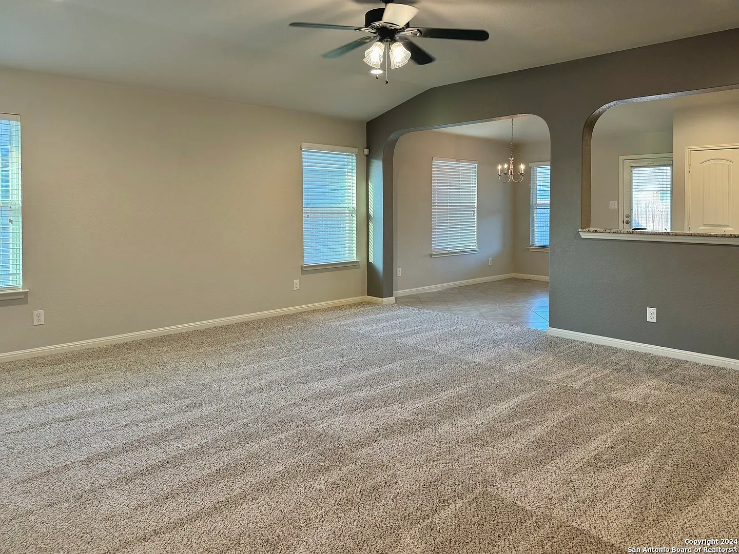 3 bed, 2001 sqft, $1,995 — Photo 2