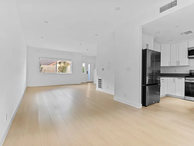 360 Burchett St #6 — Photo 14
