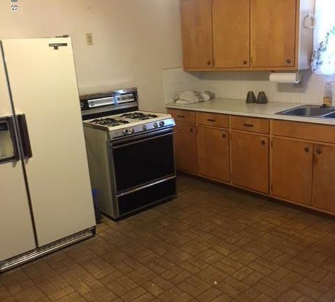3rd image of 1712 Saint Marys Blvd