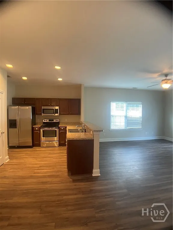 3 bed, 2.5 bath, 1538 sqft, $2,000 — Photo 4