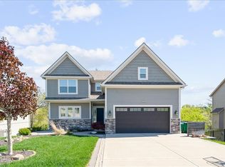 5037 Timberline Dr, Riverside, MO 64150