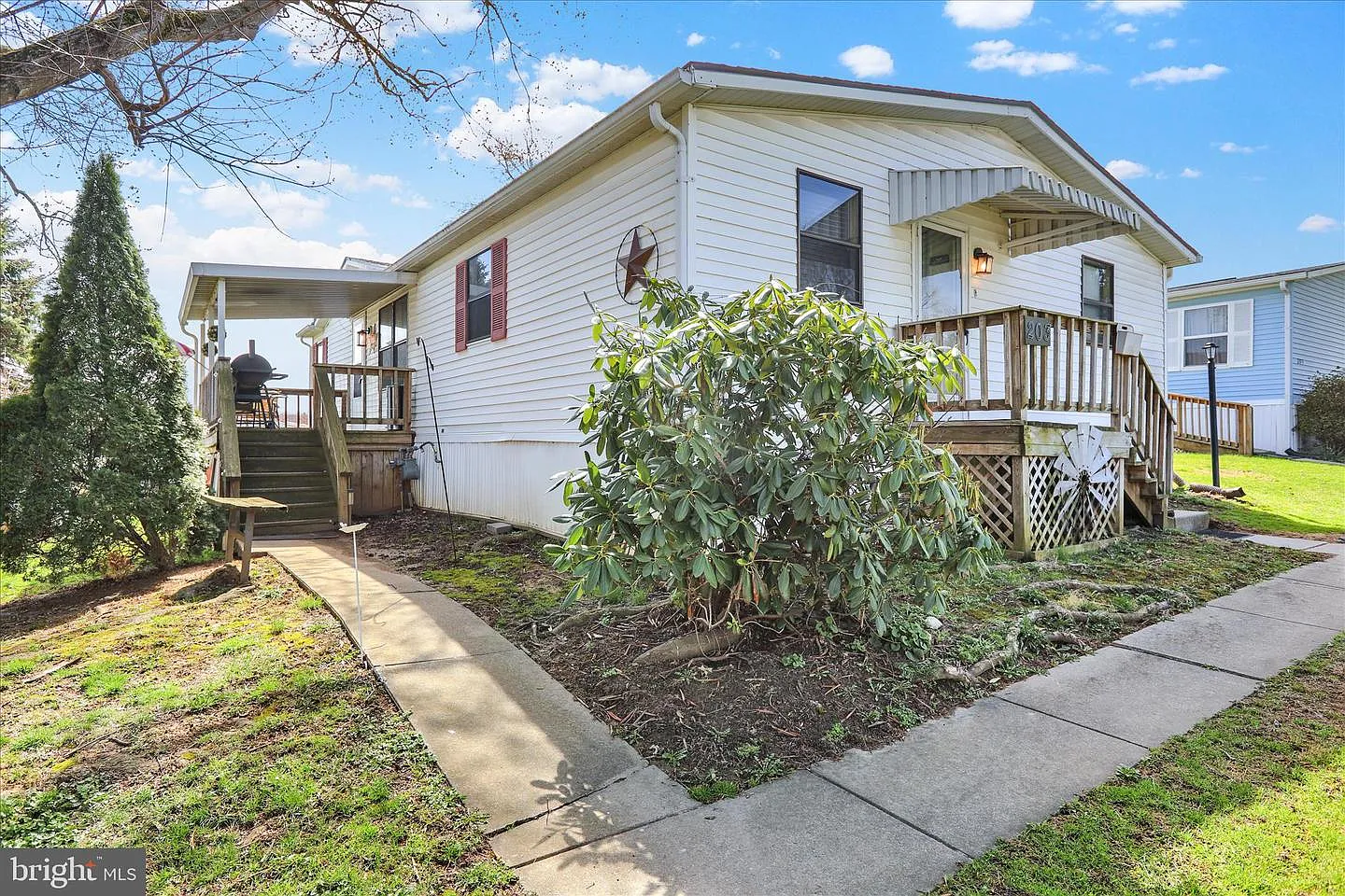 203 Greyfield Dr photo 1