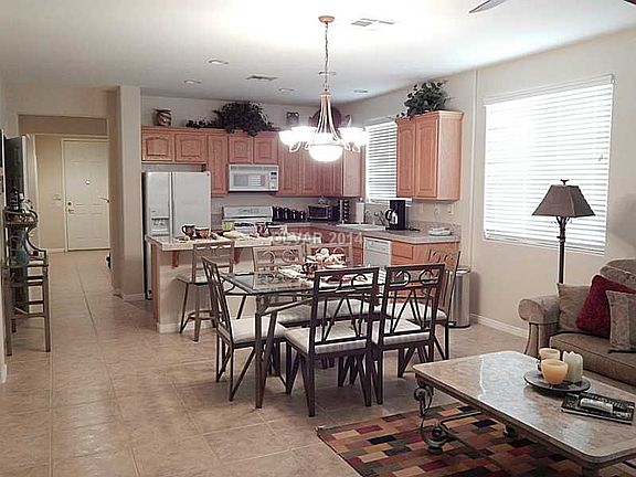 3rd image of 11008 Lampione St