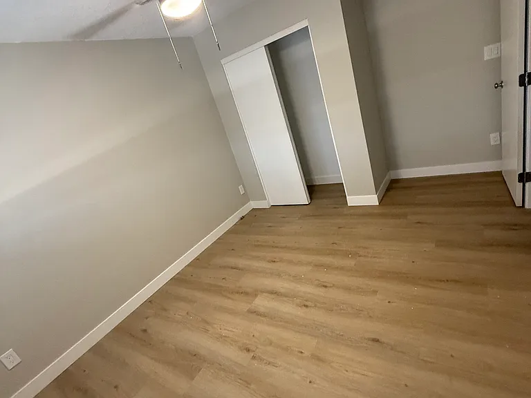 1213 E Cordova Ave — Photo 3