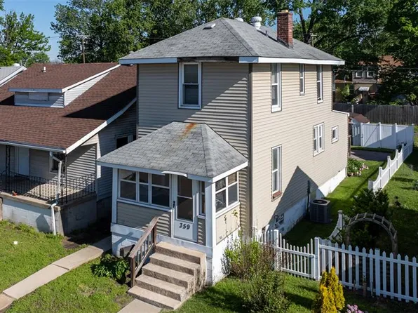 359 E Penning Ave, Wood River, IL 62095