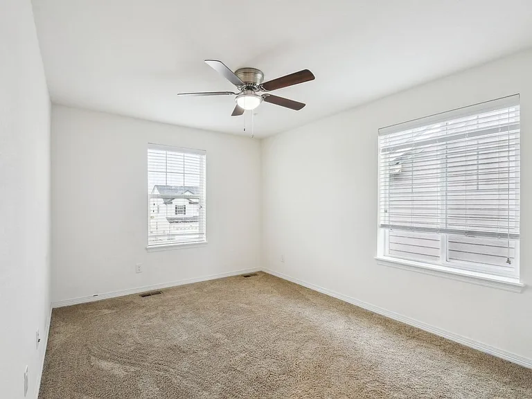 8910 Azalea Ct — Photo 9
