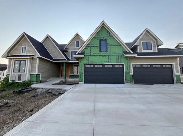 3837 NW 183rd St, Clive, IA 50325