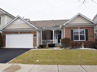 427 Mayborne Ln #427, Geneva, IL 60134