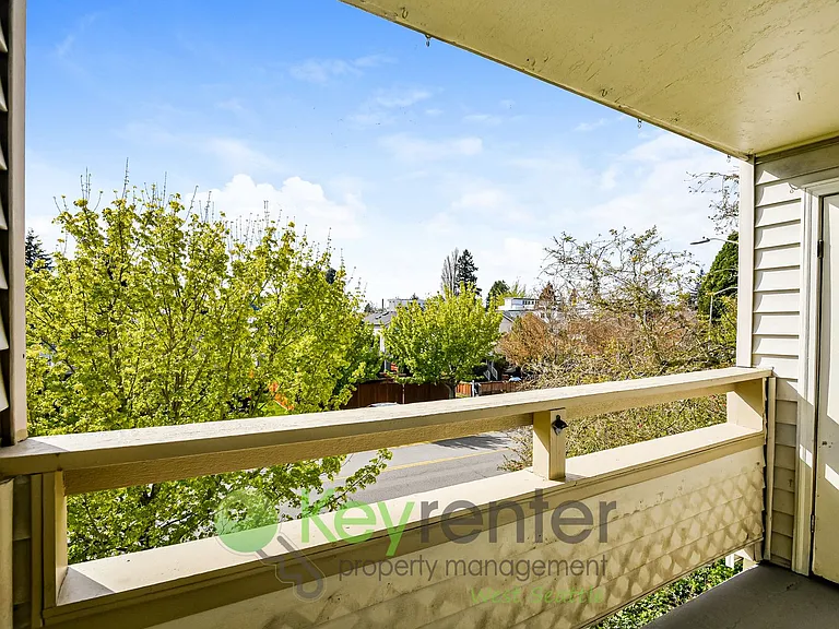 6042 Fauntleroy Way SW — Photo 17
