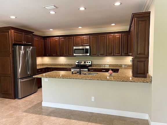 2nd image of 4410 Vanda Dr