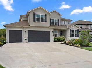 14476 S Haskins St, Olathe, KS 66062