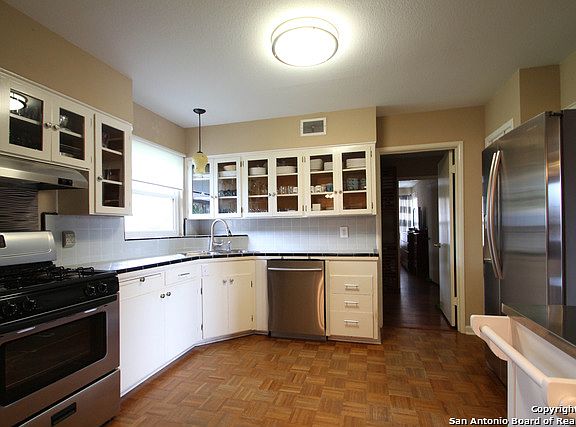 2nd image of 439 Shadywood Ln