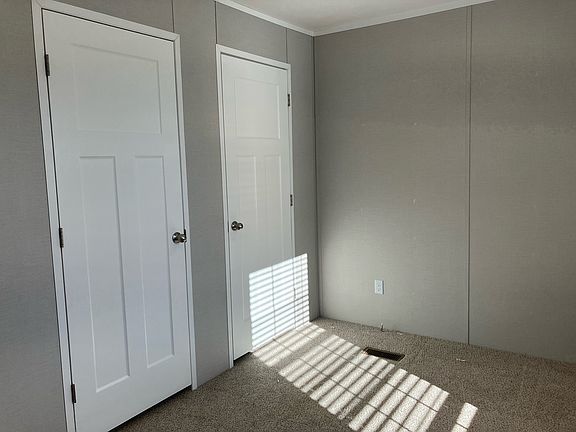 5th image of 222 Crestwood Dr