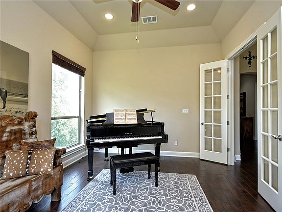 5th image of 4313 Saint Elias St