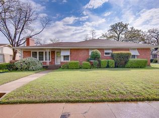 1812 N Riverside Dr, Fort Worth, TX 76111