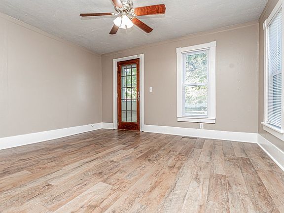 3rd image of 1006 University Pl