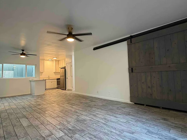 903 New Depot St #10 — Photo 2