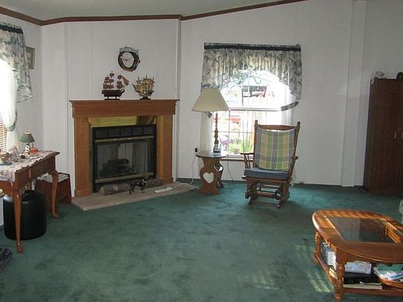 2nd image of 25824 Lake Dr