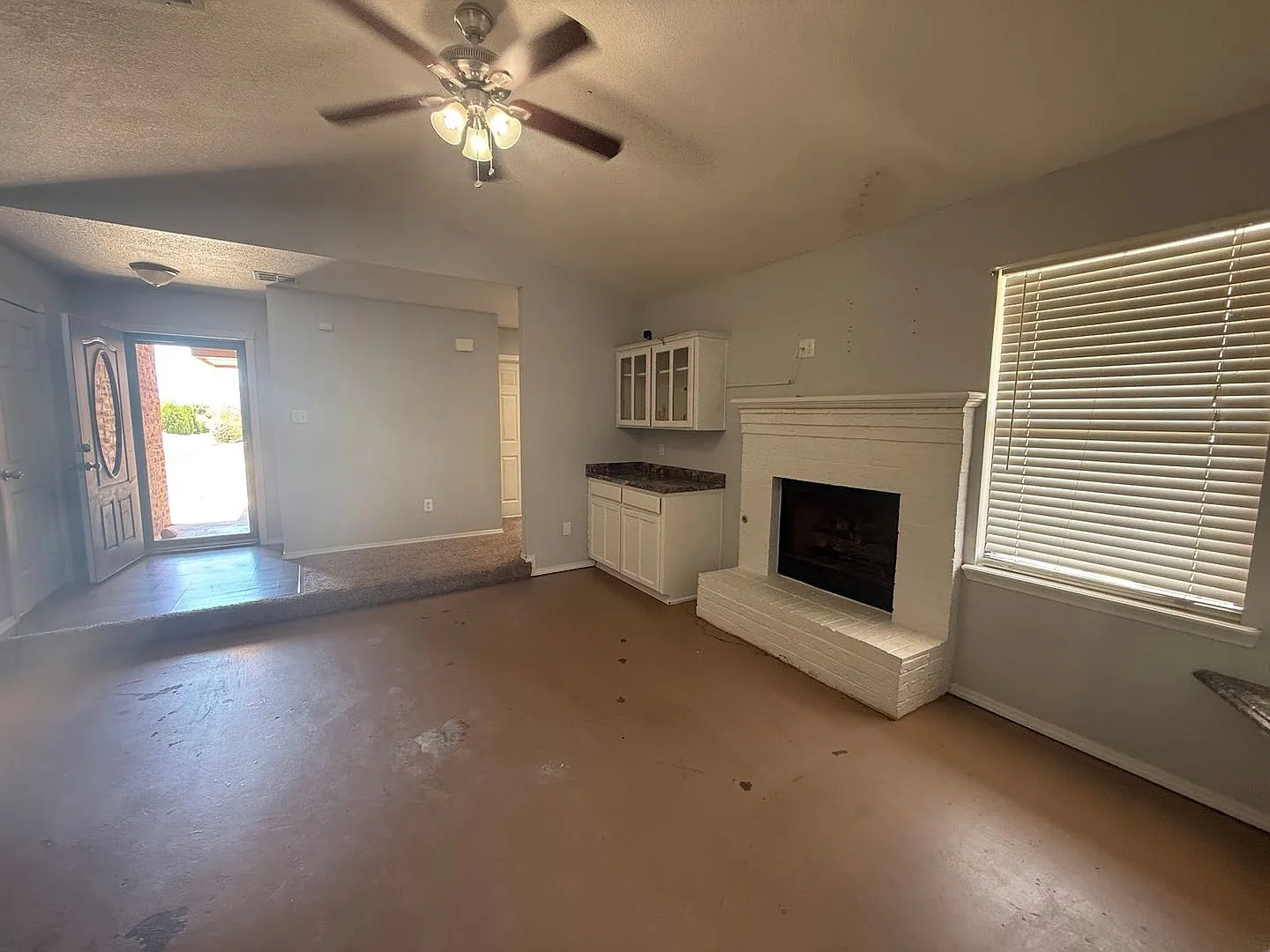 609 Montwood — Photo 4