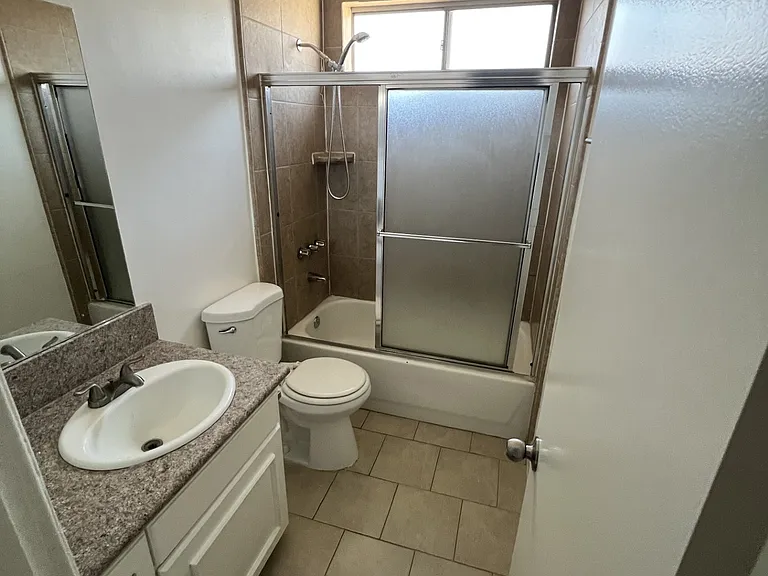 7025 Woodman — Photo 18