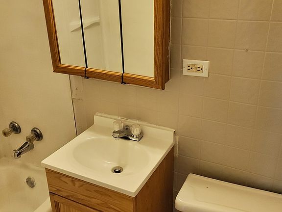4th image of 4816 157th St APT 1