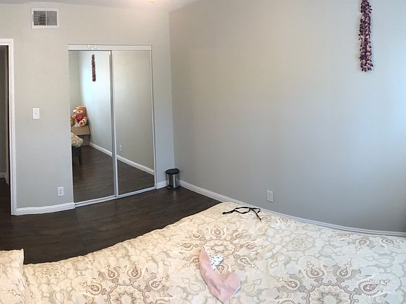 3rd image of 109 Veeder Dr