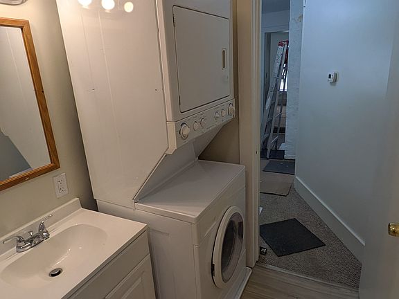 Bathroom/Laundry