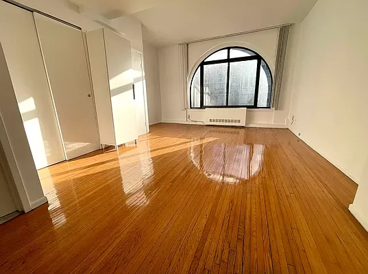 Rented by J PRESTON AND ASSOCIATES INC | media 7