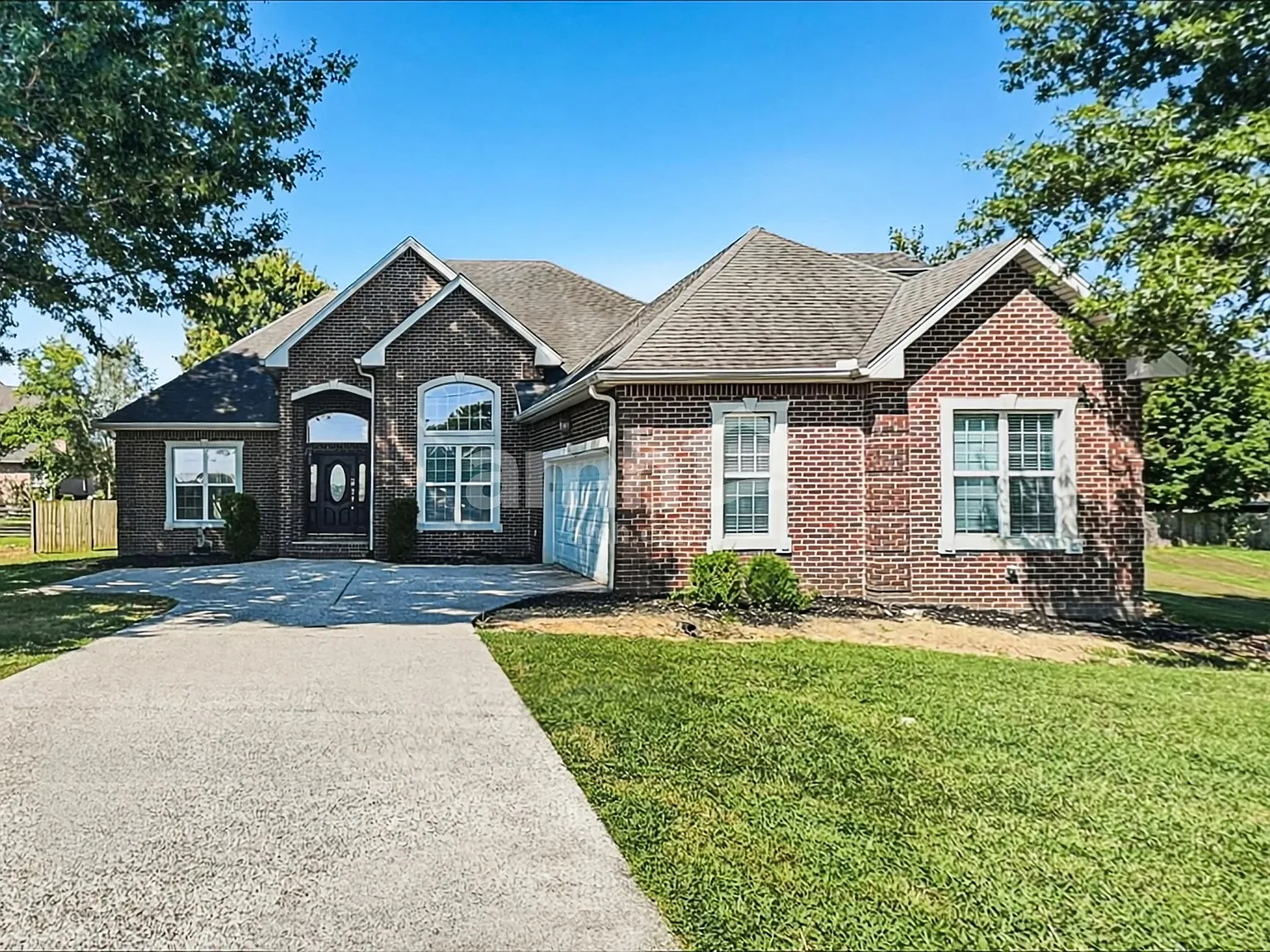 3 bed, 3.5 bath, 2626 sqft, $2,920 — Photo 1