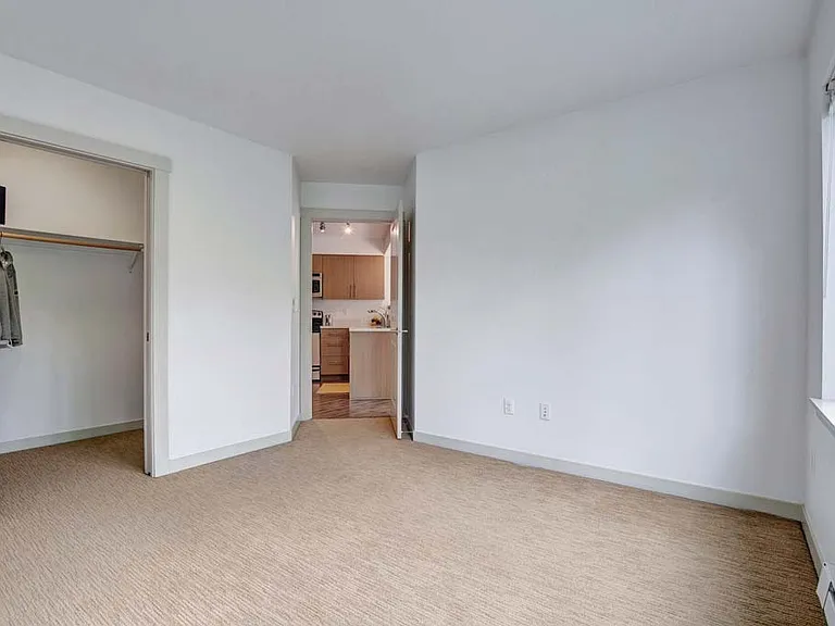 The Noble Apartments — Photo 19