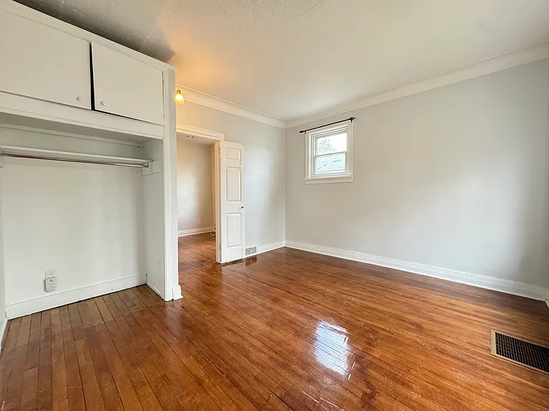 26 Eastchester Ave #1 — Photo 5