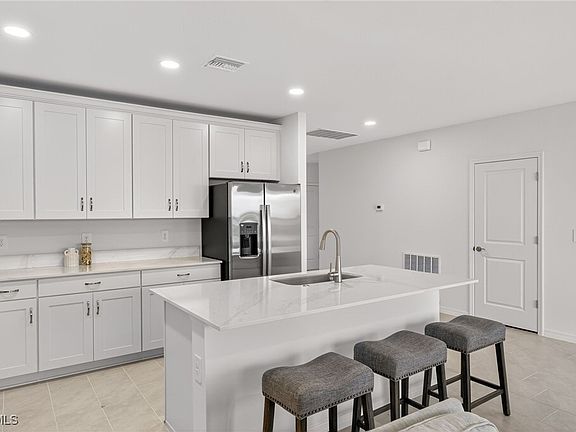 4th image of 234 Lakeside Breeze Way