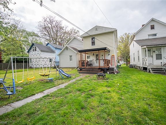 4th image of 136 E Indiana Ave