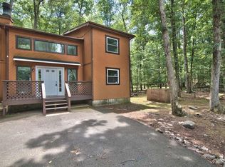 221 Mercedes Ct, East Stroudsburg, PA 18301
