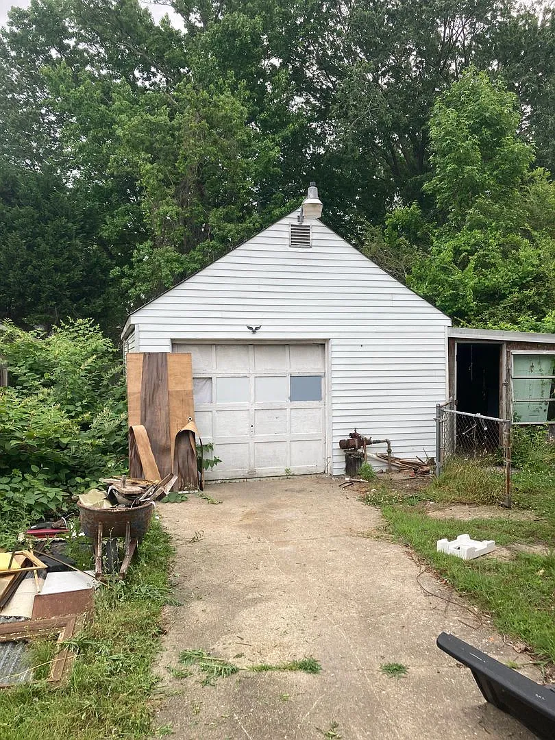 You Clean, You Paint, You Save! — Photo 1
