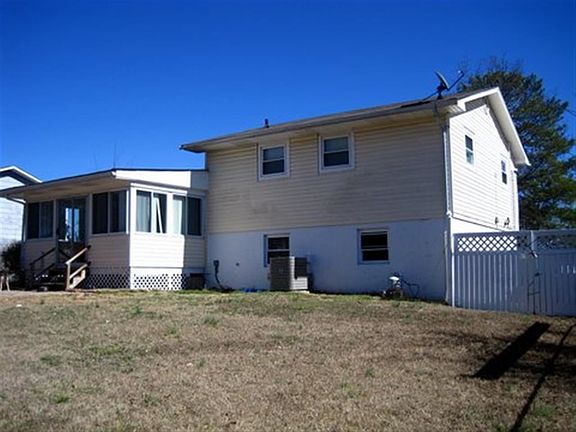 4th image of 4803 Treemont Cir NE