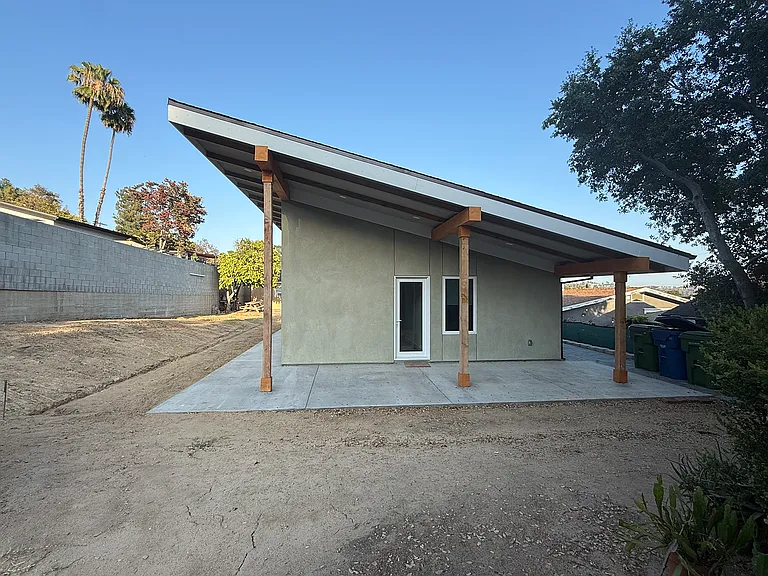 1853 N Avenue 53 — Photo 11