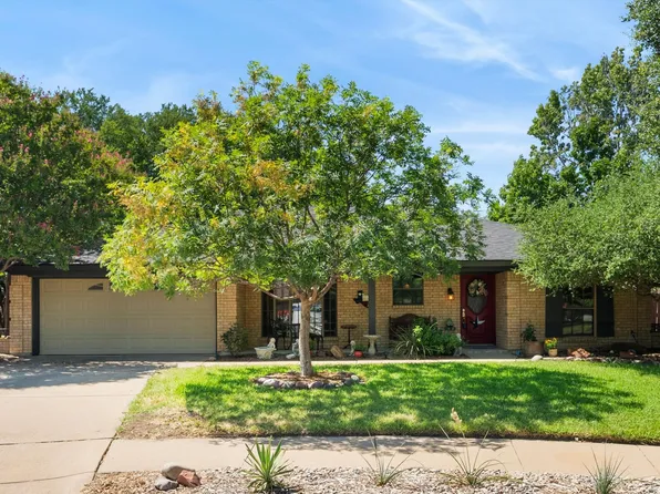 2501 New Haven Ct, Bedford, TX 76022