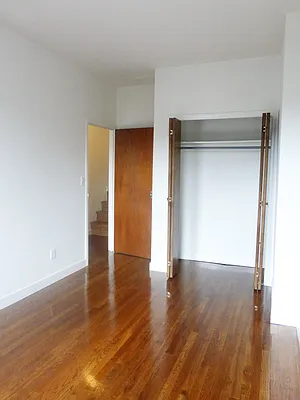 Rented by LDMI Realty Group LLC | media 27