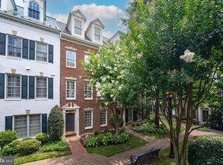 1208 Roundhouse Ln, Alexandria, VA 22314