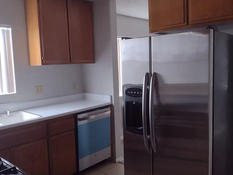 Village Glen Apartments — Photo 8
