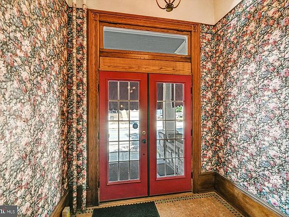 3rd image of 38 E Main St