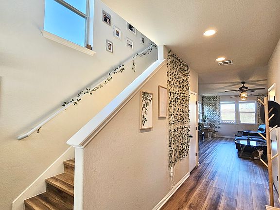 3rd image of 241 Eagle Brook Ln