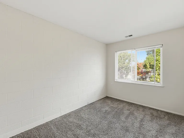 Pin Oak Manor Apartments — Photo 11