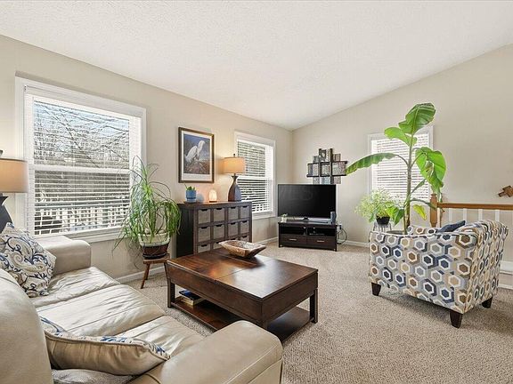 3rd image of 50 Orchard Hills Ct