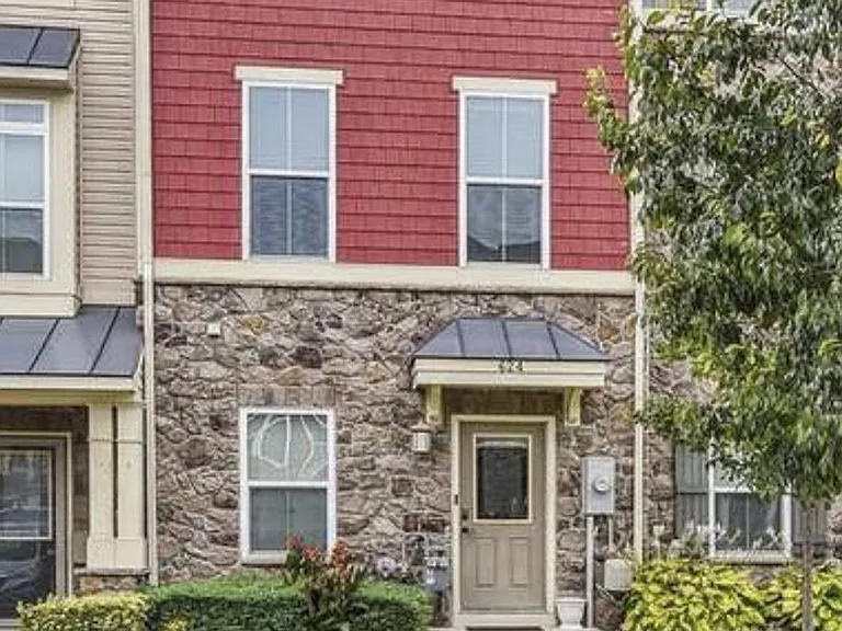 624 Ravenwood Dr — Photo 1