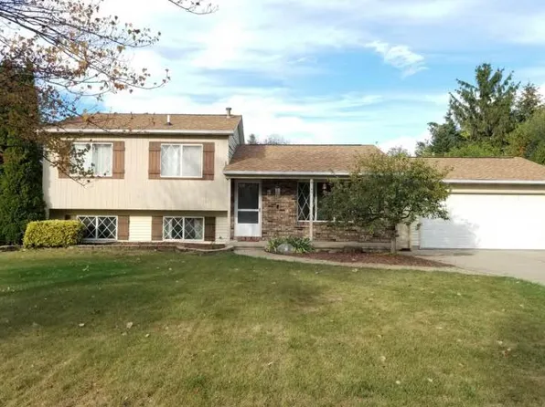 4102 Farner Dr, Linden, MI 48451
